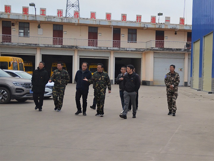 集团党委委员、副总司理张清到东源救援大队检查指导事情