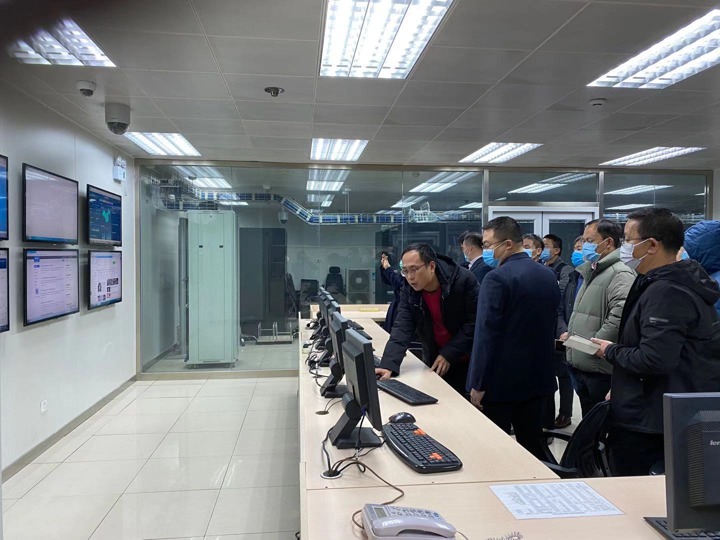 集团党委委员、副总司理张清带队到中国太原煤炭生意中心考察交流