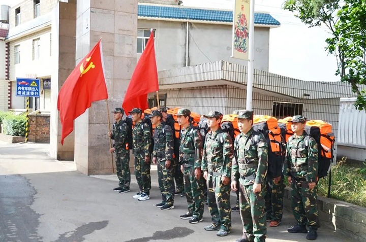 追寻红色影象 重走长征路——国家矿山应抢救援东源队开展“学党史、悟初心、践训词”主题党日活动