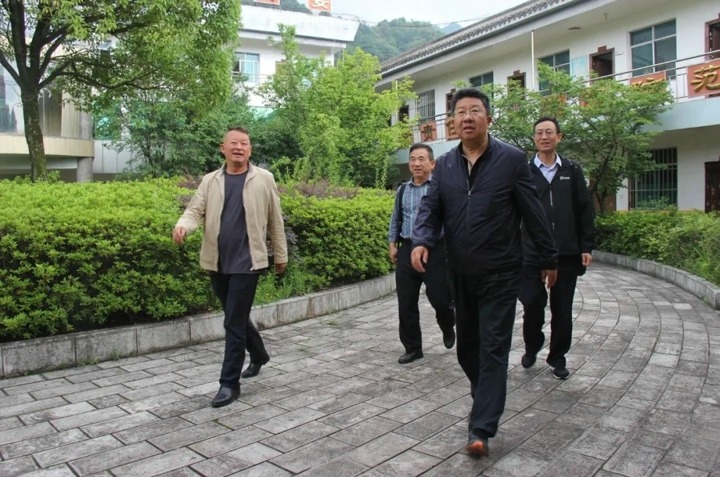 云煤集团专职外部董事寸延峰、、、孔君赴富源东源金发煤业有限公司调研