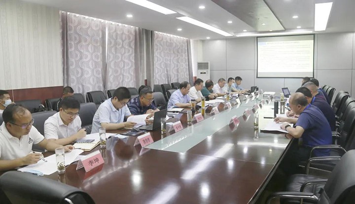 云南煤矿安监局党组成员、、纪检组长姜周林到威信煤炭观音山煤矿一井调研复工复产清静生产事情