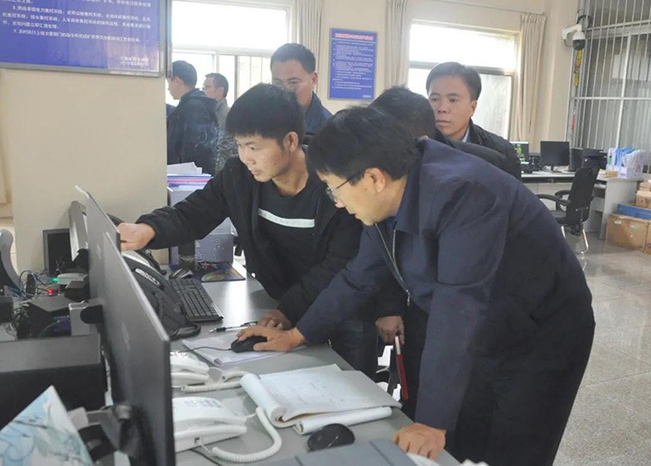 集团“三抓一！！卑偃涨寰不疃诙督导组到陆东煤矿开展督导调研