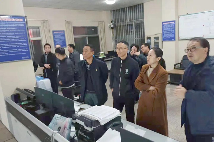 集团党委委员、、财务总监莫晓丹一行赴陆东煤矿开展党建、、生产谋划事情调研