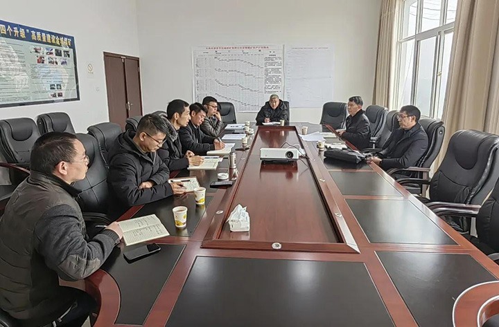 云煤（鸿运国际）集团党委委员、、副总司理缪和星一行到云南东源罗平东城煤矿有限公司督导调研