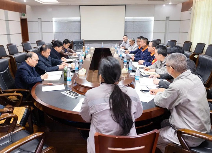 云煤（鸿运国际）集团总司理助理陈家昆一行到解化化工分公司调研“三供一业”疏散移交事情