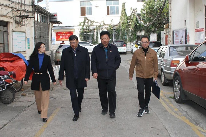 云煤（鸿运国际）集团党委副书记、、、总司理高建嵩到恒通煤业公司开展春节送温暖慰问活动