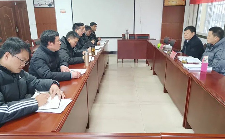 云煤（鸿运国际）集团总司理助理、刷新办主任陈家昆一行到四角地煤矿公司督导调研