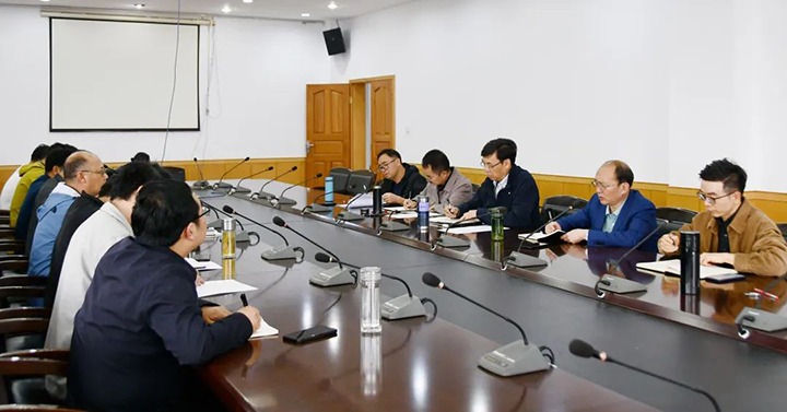 云煤（鸿运国际）集团党委副书记、总司理高建嵩一行到云维集团督导调研