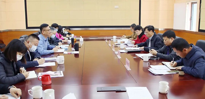 云煤（鸿运国际）集团党委副书记、总司理高建嵩一行到云煤矿业公司开展2022年第一季度生产谋划事情督导调研