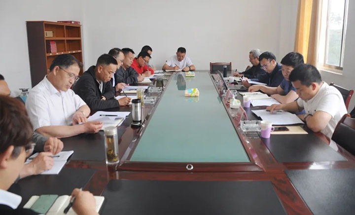 云煤（鸿运国际）集团总司理助理、、、刷新办主任陈家昆一行到陆东煤矿公司开展深化国企刷新三年行动专项督导