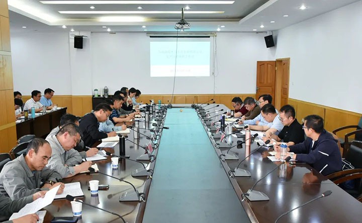 集团党委副书记、总司理高建嵩一行到曲煤焦化公司开展生产谋划督导调研