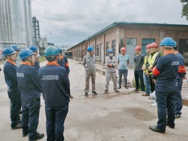 【简讯】解化分公司15万吨复肥客栈扩建项目验收及格、、观音山驻矿中队通过矿山救护队标准化检查审核、、石化供销公司开展植树活动