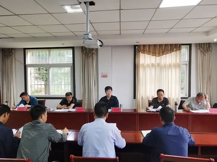 【简讯】省能源局煤炭处一级调研员李国华一行赴四角地煤矿检查指导事情、、、曲煤焦化公司开展“七一”活动、、、镇雄煤业开展庆“七一”活动