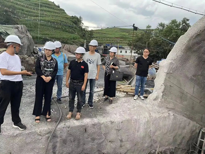 【简讯】罗平县政协党组书记、主席王冬梅到东城公司调研、后所煤矿公司开展红色教育活动、威信煤炭公司开展夏日送清凉活动