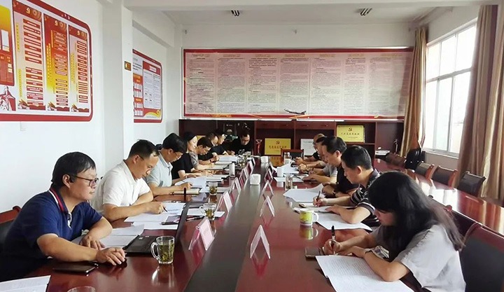 集团党委副书记、、、副董事长、、、总司理高建嵩一行到化工供销公司调研指导事情