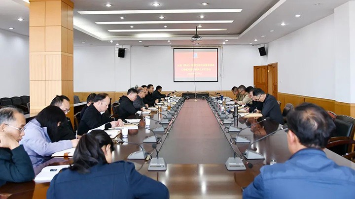 云煤（鸿运国际）集团专职外部董事寸延峰、孔君到云维集团督导调研