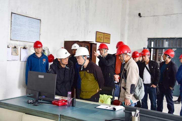 【简讯】镇雄煤业开展党务对标学习｜陆东煤矿公司开展“学指示、、、学规则、、、学标准”专项考试｜解化化工分公司开展员工康健体检