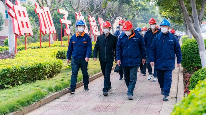 开远市委副书记、、、市长解凌云到解化化工分公司开展新春调研慰问