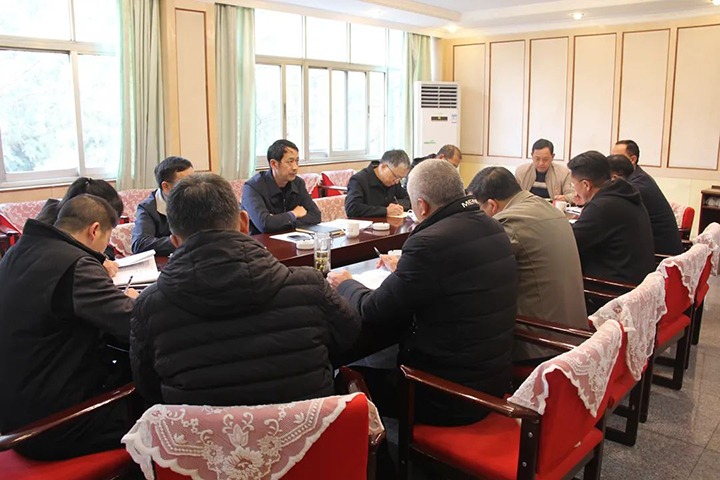 云煤（鸿运国际）集团党委委员、、副总司理缪和星一行到田坝煤矿公司指导2022年度民主生涯会