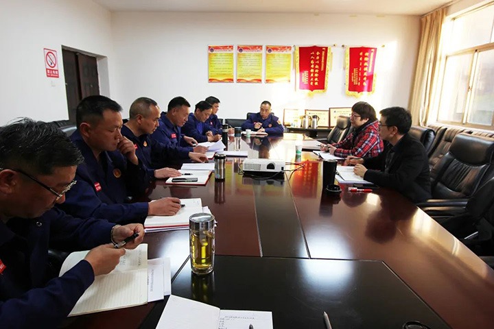 云煤（鸿运国际）集团指导组到国家矿山应抢救援东源队指导年度民主生涯会