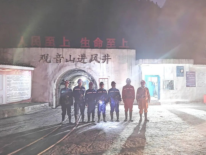 云煤（鸿运国际）集团党委委员、副总司理施从伟到威信煤炭公司检查清静生产事情