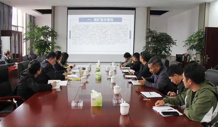 云煤（鸿运国际）集团专职外部董事寸延峰一行到金发煤业公司调研