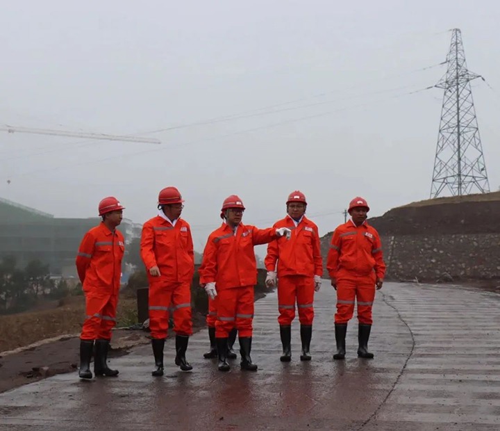 【主题教育】云煤（鸿运国际）集团党委委员、、副总司理施从伟到罗平东城煤矿公司开展主题教育调研