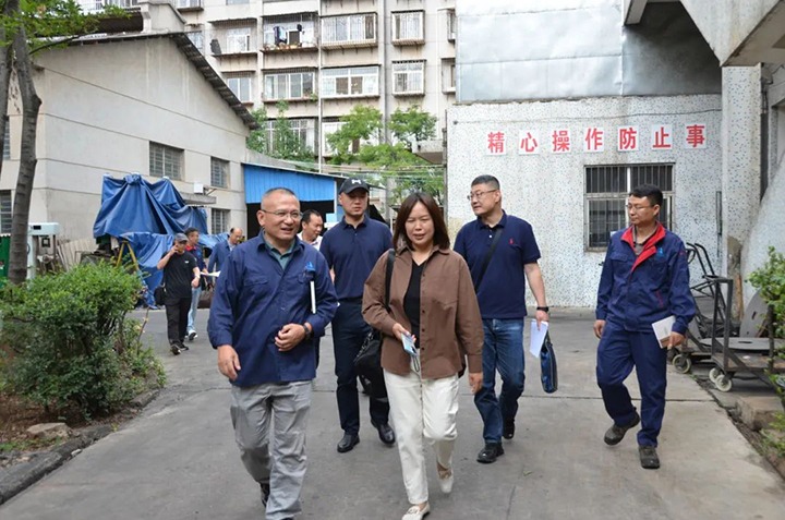 【聚焦云煤】云南省住建厅党组成员、副厅长黄媛到云南鸿运国际工应用手艺研究院有限公司开展隔震减震手艺运用情形调研