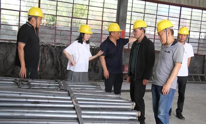 【主题教育】云煤（鸿运国际）集团党委委员、、财务总监莫晓丹一行到一平浪煤矿开展主题教育调研