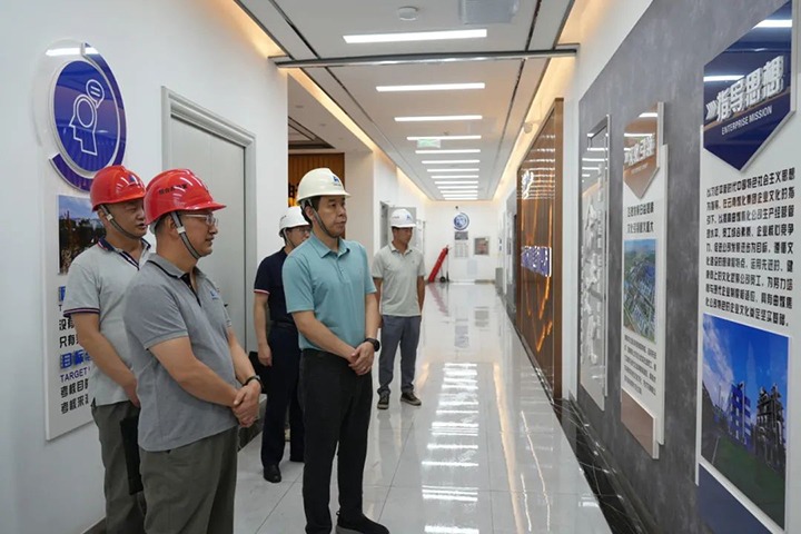 【主题教育】云煤（鸿运国际）集团党委副书记、、工会主席王鑫一行到曲煤焦化公司开展主题教育调研