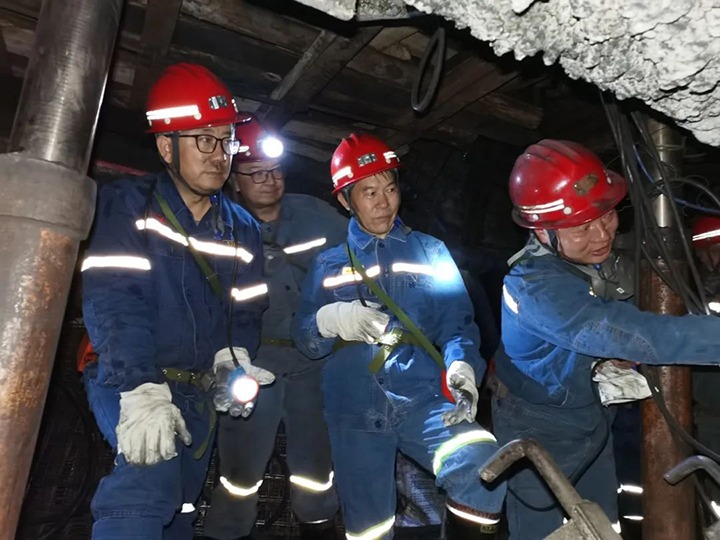 【主题教育】云煤（鸿运国际）集团党委委员、、、副总司理、、、总工程师施从伟到陆东煤矿公司开展主题教育调研