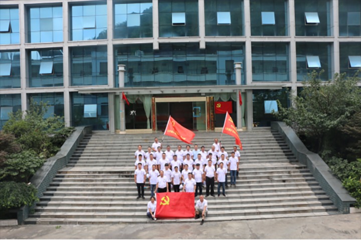 【云煤简讯】天井煤矿开展七一主题党日活动|曲煤焦化公司、、、解化化工分公司开展主题教育事情推进会