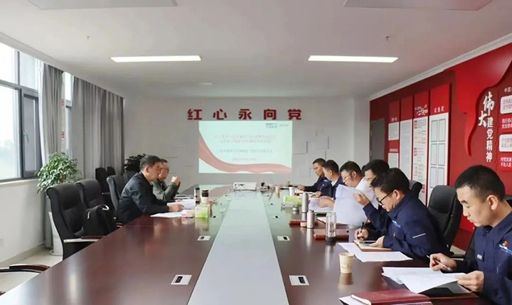 【主题教育】云煤（鸿运国际）集团党委副书记、、工会主席王鑫到罗平东城煤矿公司指导主题教育专题民主生涯会