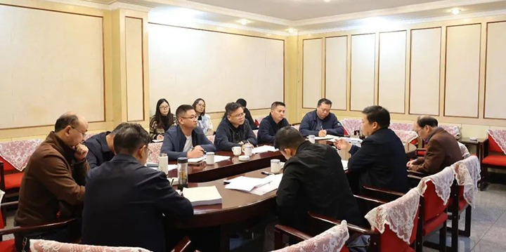 【下层调研】集团总司理助理、、、刷新办主任陈家昆一行到田坝煤矿调研督导刷新三年行动暨开展“八五”普法中期考评事情