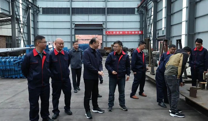 【聚焦云煤】国家矿山清静监察局云南局执法一处率考察组到田坝煤矿考察交流大倾角、、、薄煤层综合机械化开采手艺