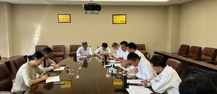 【聚焦云煤】云煤（鸿运国际）集团党委委员、、财务总监莫晓丹到鸿运国际地产公司列席指导党支部理论学习钻研会