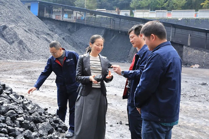 【下层调研】云煤（鸿运国际）集团党委委员、、财务总监莫晓丹一行到富源团结煤业有限公司开展生产谋划调研
