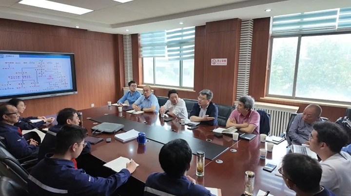 云南能投物流、、航天氢能、、舜华新能源一行到先锋化工考察交流