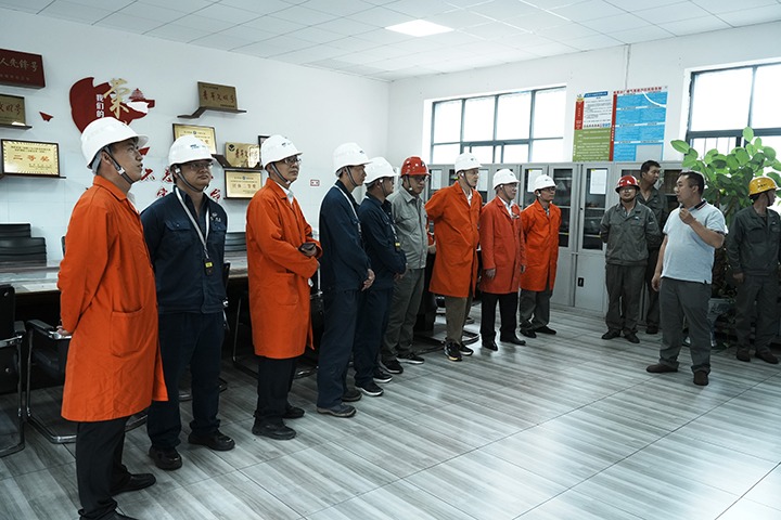 能投集团、、煤炭工业集团党委联合召开曲靖区域企业党建联建共创事情启动安排会