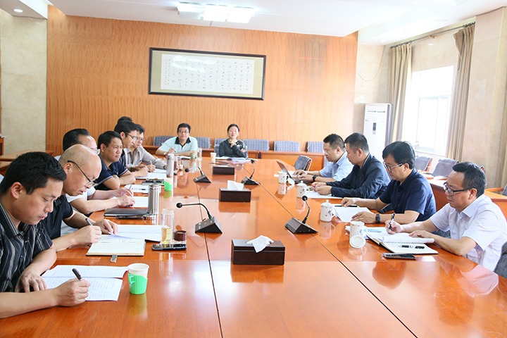 云煤集团党委委员、、、副总司理、、、总工程师施从伟一行到羊场煤矿公司调研