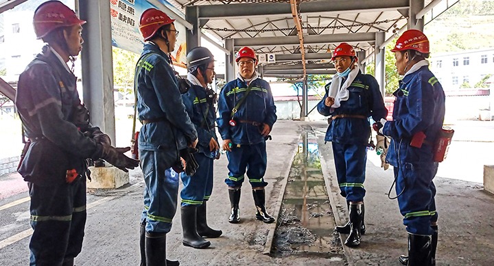 集团党委副书记、副董事长、总司理高建嵩到镇雄煤业开展清静生产大检查