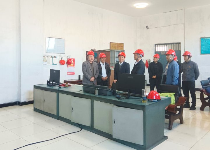 云煤集团党委委员、、、纪委书记、、、省监委驻集团监察专员翁立志到恩洪煤业公司挂钩联系党支部调研指导