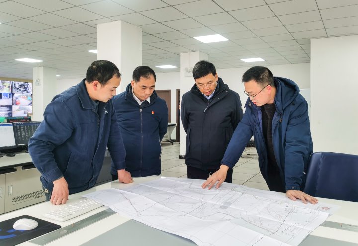 集团党委副书记、副董事长、总司理高建嵩到镇雄煤业检查清静生产事情