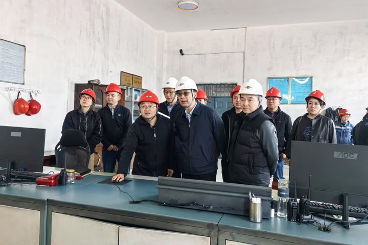 云煤集团党委委员、、副总司理缪和星到恩洪煤业公司调研