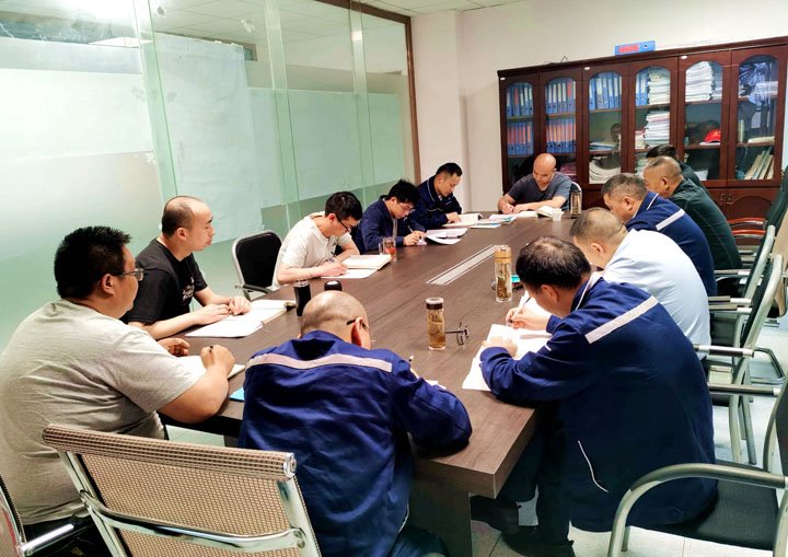 煤矿“夜课堂”：值班间隙一小时，人人都是清静讲师！！！