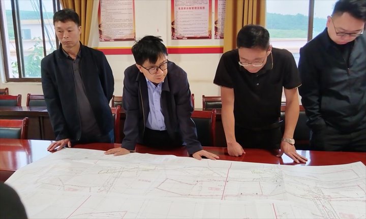 云煤集团党委委员、、、副总司理、、、总工程师施从伟一行到羊场煤矿所属得马煤矿调研